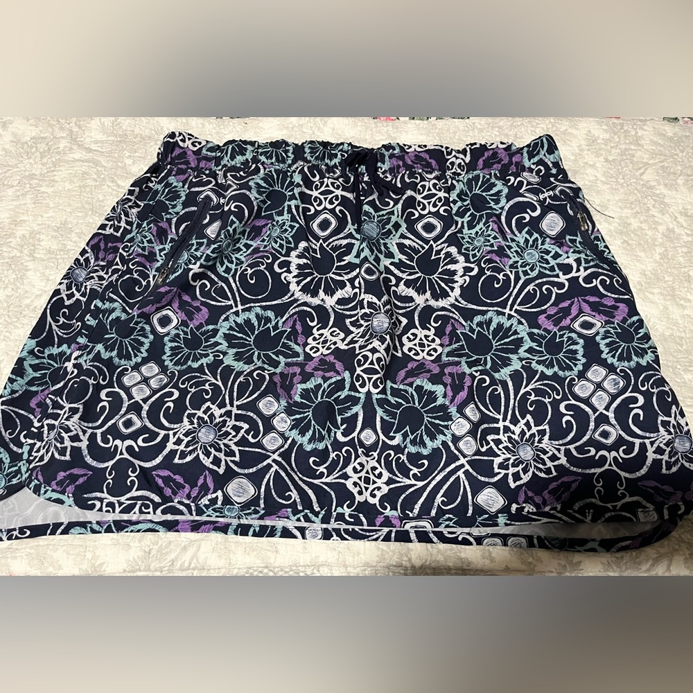 Outdoor LifeStyles Navy Floral Skort. New w/o Tags